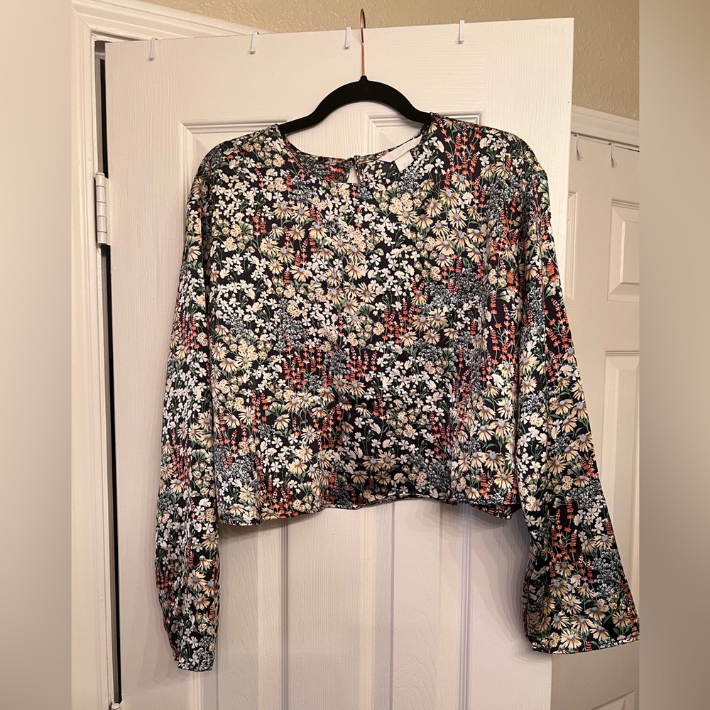 H&M Floral long sleeved crop top